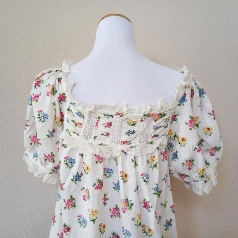 Doen Floral Blouse with Puff Sleeves - Picture 12 of 13